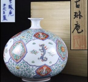 広島市安佐北区のお客様より、有田焼の錦龍鳳凰文壺を買取りました