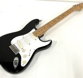 広島市安佐南区のお客様より、Fender Eric Clapton Stratocaster Blackieを買取りました